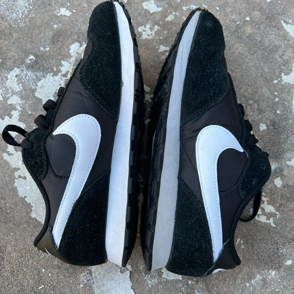 Nike MD Valiant GS Black Lace Up Low Top Sneaker Casual Shoes Size 4.5Y Boys